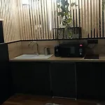 La Jacuzzi Et Sauna Privatif Отель для свиданий Гренобль