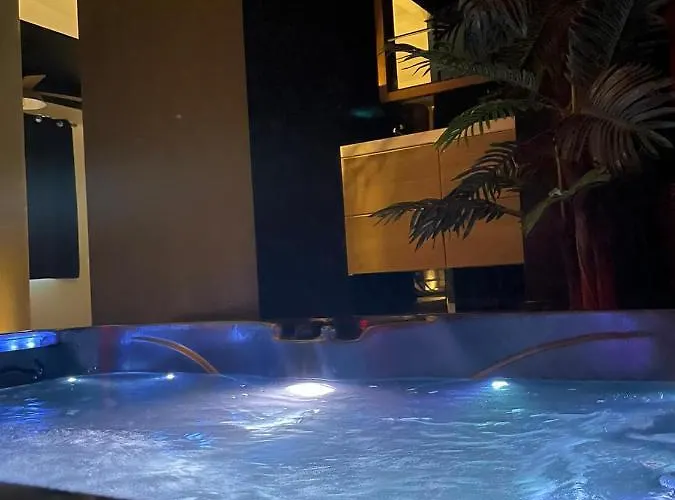 La Jacuzzi Et Sauna Privatif