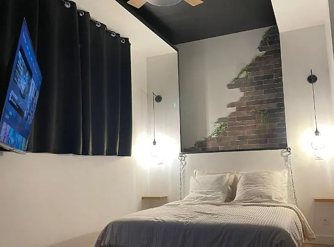 La Jacuzzi Et Sauna Privatif גרנובל