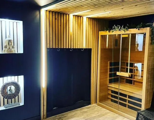 La Jacuzzi Et Sauna Privatif Hotel miłości *