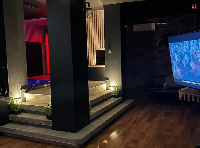 La Jacuzzi Et Sauna Privatif Hotel miłości *