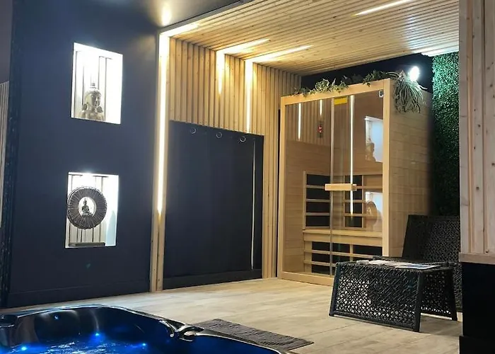La Jacuzzi Et Sauna Privatif Hotel miłości *